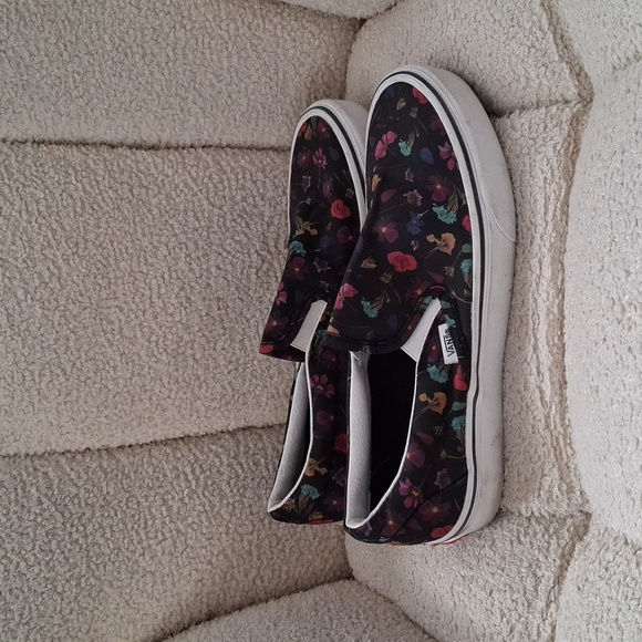 VANS - Picture 4 of 5